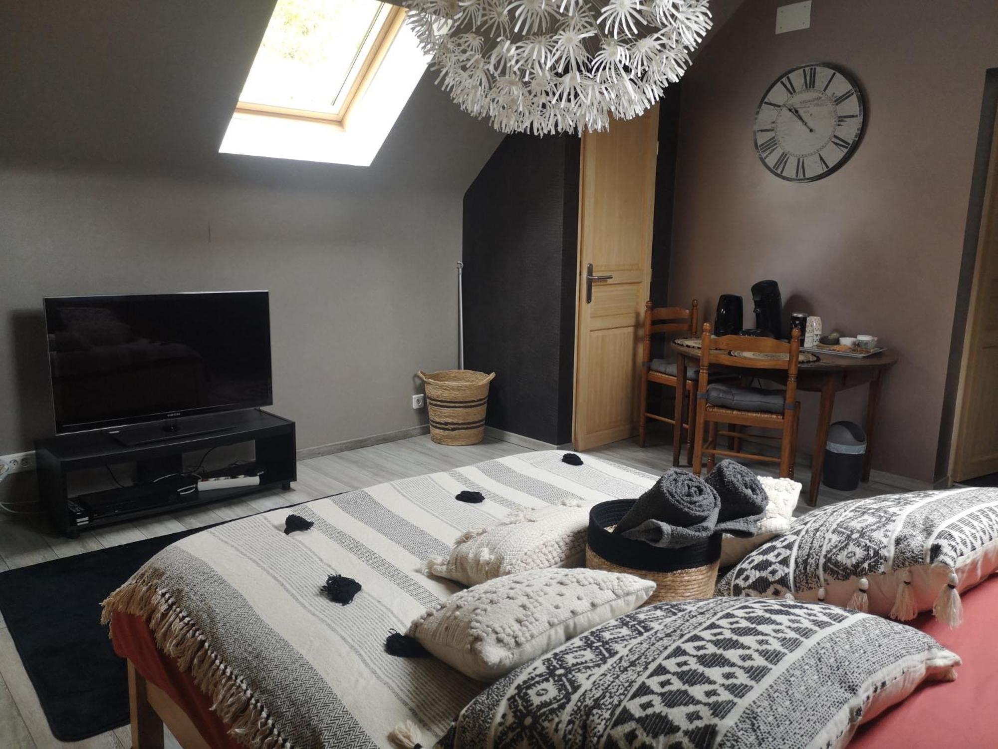 Agreable Chambre Privee Avec Entree Independante Langeais Exterior photo